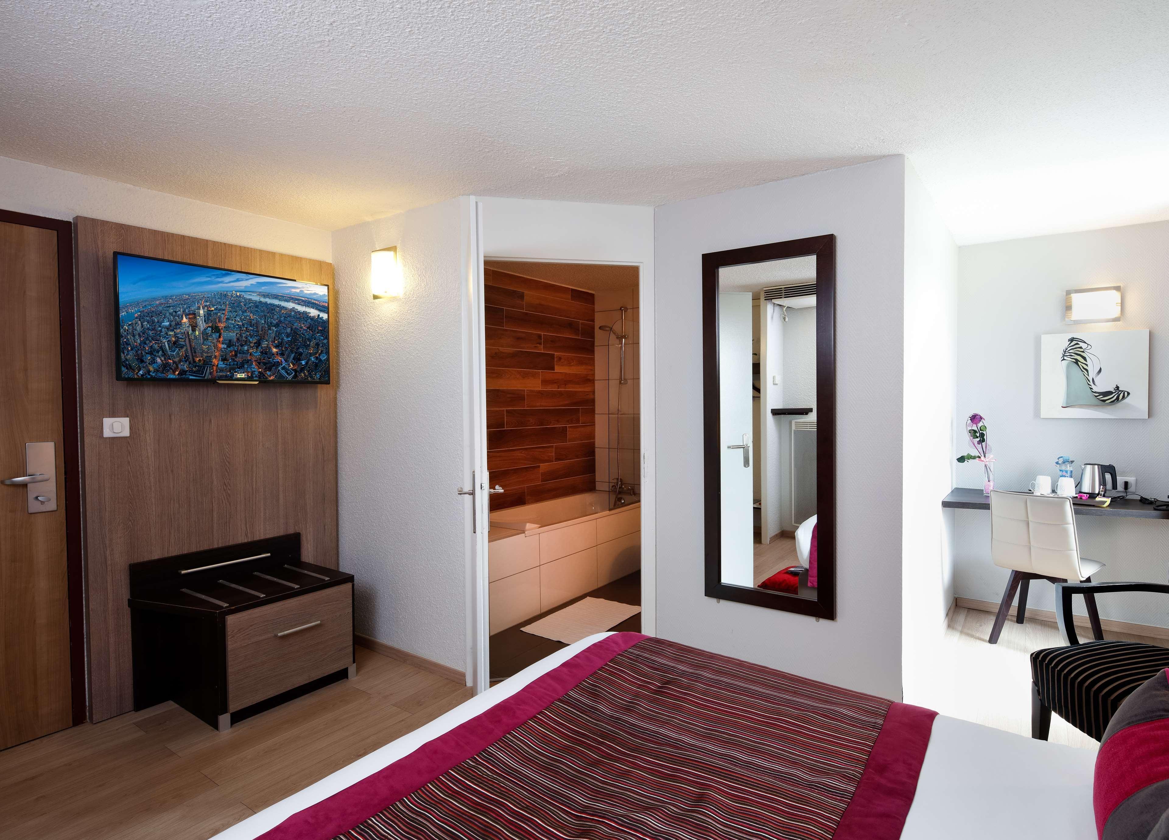Kyriad Centre Gare Hotel 3*