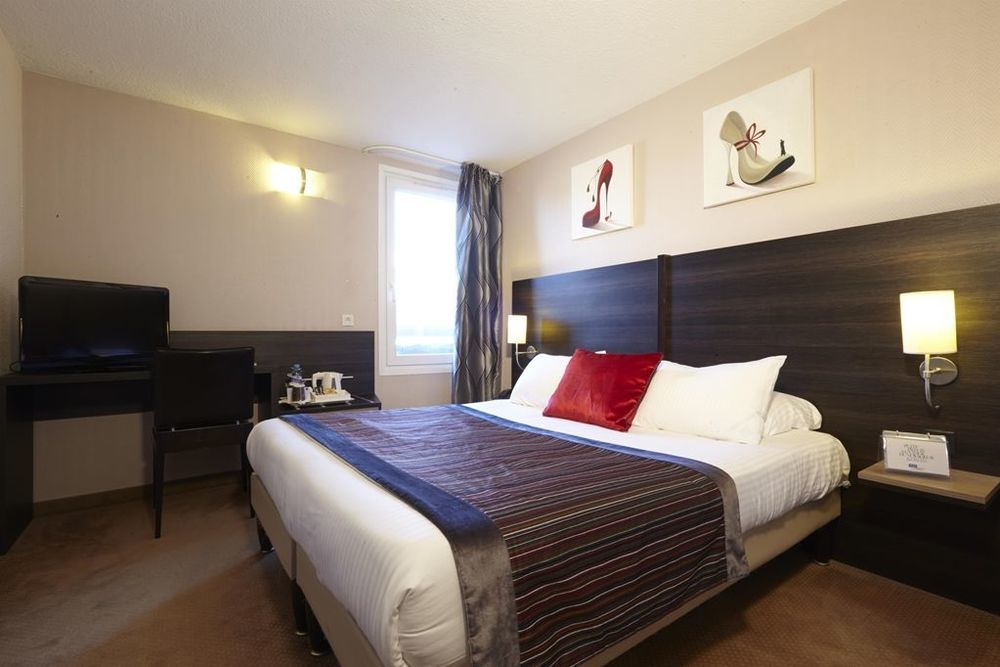 Kyriad Centre Gare Hotel 3*