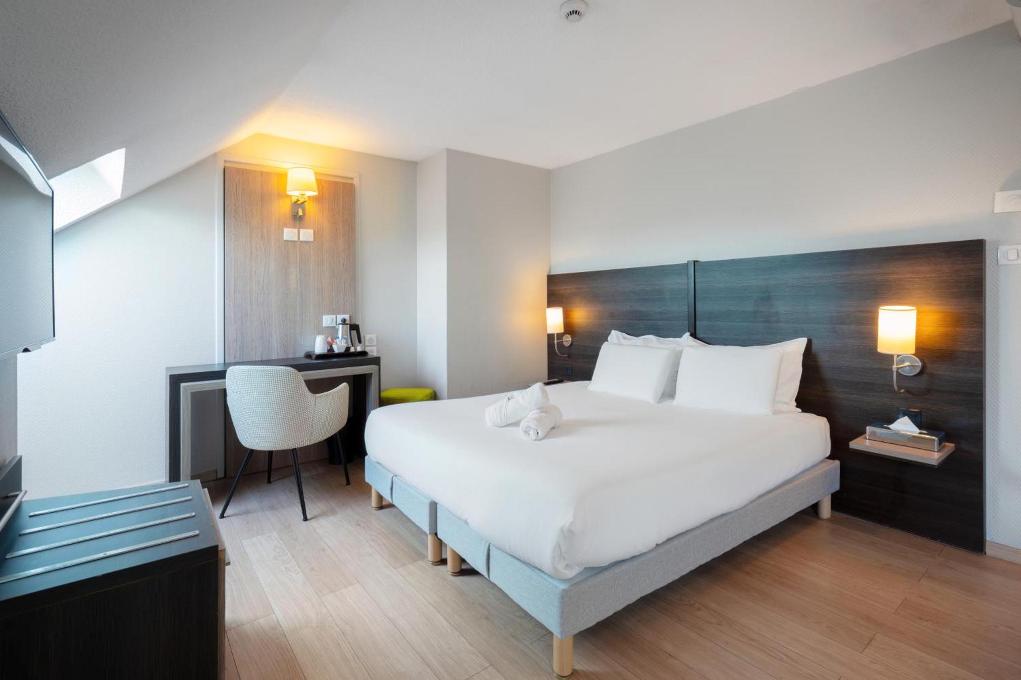 Kyriad Centre Gare Hotel 3*