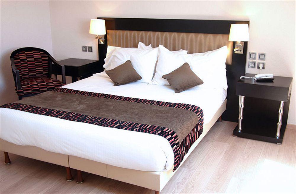 Kyriad Centre Gare Hotel 3*